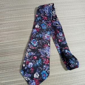 Camden Court Men's Tie